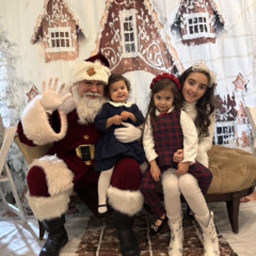 Gallery photo 4 of Santa Frank
