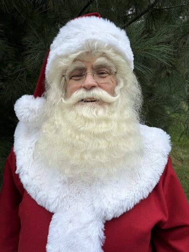 Gallery photo 2 of Avon Santa Gary