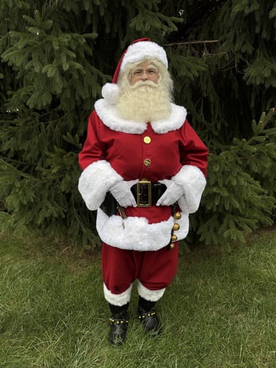 Gallery photo 1 of Avon Santa Gary