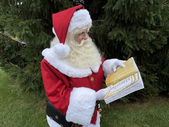 Gallery photo 3 of Avon Santa Gary