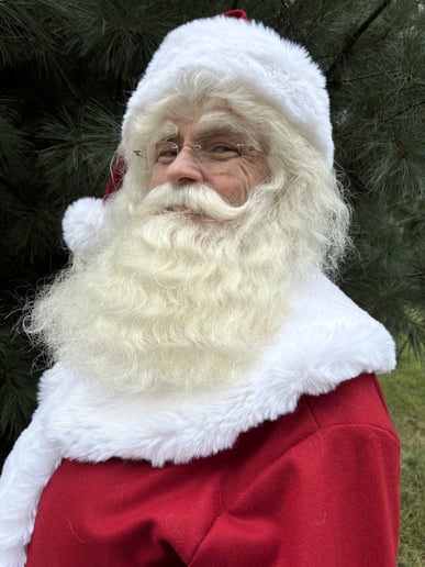 Gallery photo 11 of Avon Santa Gary