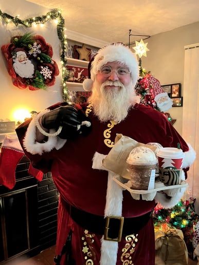 Gallery photo 2 of Santa Gary
