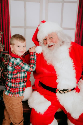 Gallery photo 1 of Santa Gary