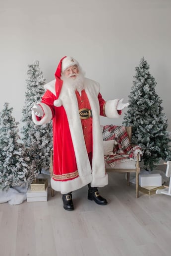 Gallery photo 25 of Santa Gary