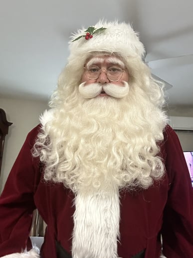 Gallery photo 3 of Santa Gary