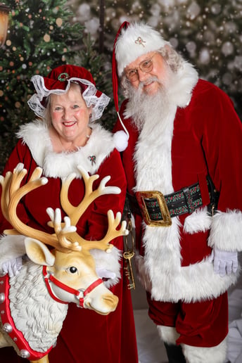 Gallery photo 2 of Santa Gary