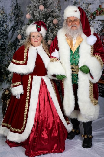 Gallery photo 13 of Santa Gary