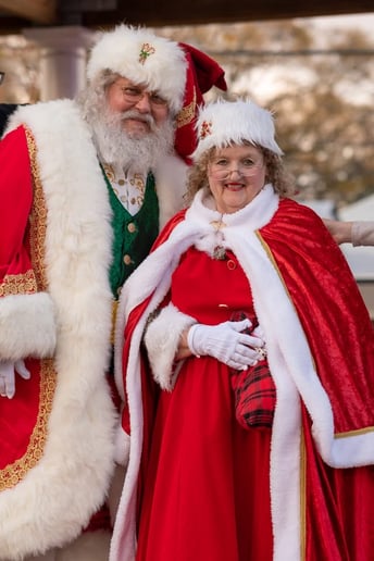 Gallery photo 1 of Santa Gary