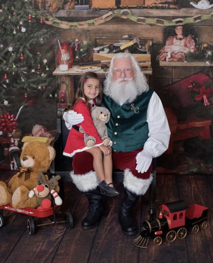 Gallery photo 2 of Santa Gee