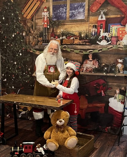 Gallery photo 3 of Santa Gee