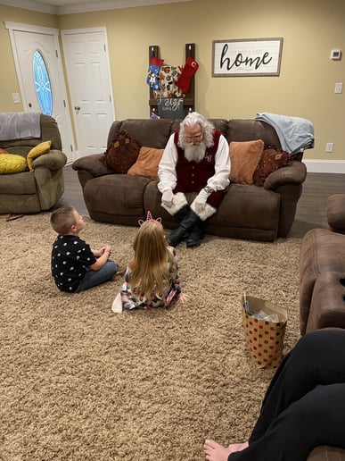 Gallery photo 5 of Santa Gee