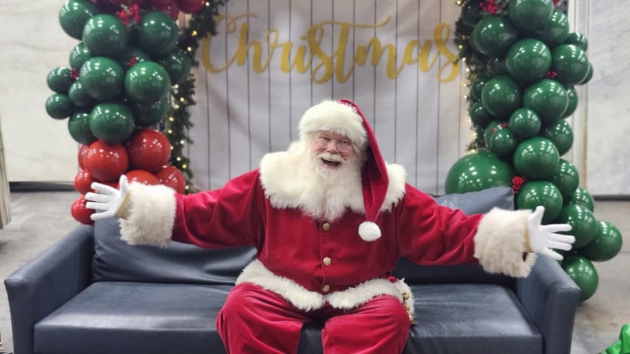 Gallery photo 11 of Santa Greg