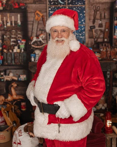 Gallery photo 3 of 'Santa' Gregory