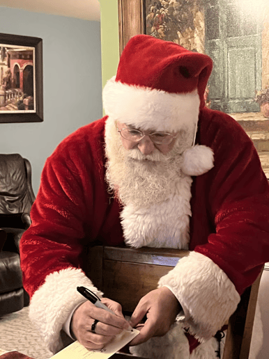 Gallery photo 2 of 'Santa' Gregory
