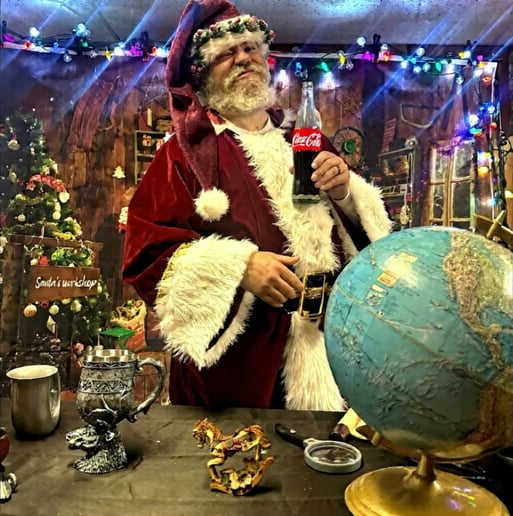 Gallery photo 4 of Santa Grump