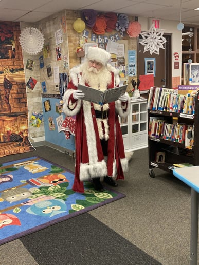 Gallery photo 3 of Santa August