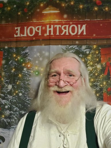 Gallery photo 4 of Santa Hank
