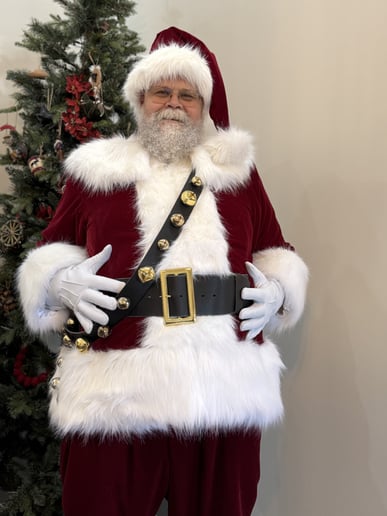 Gallery photo 2 of Santa Hayes