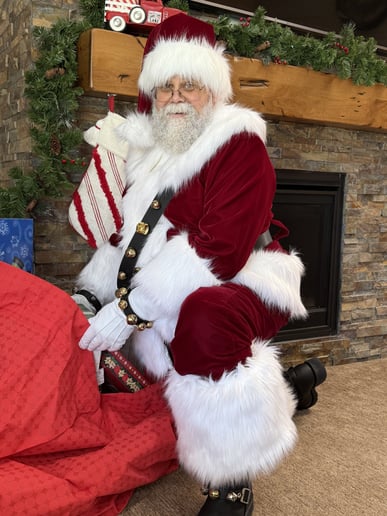 Gallery photo 3 of Santa Hayes