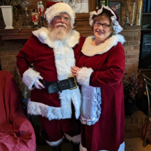 Gallery photo 12 of Santa Helper Bob