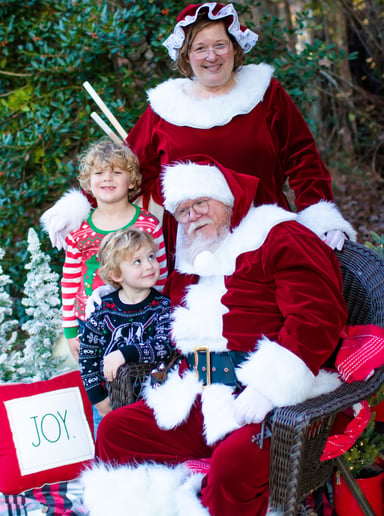 Gallery photo 15 of Santa Helper Bob