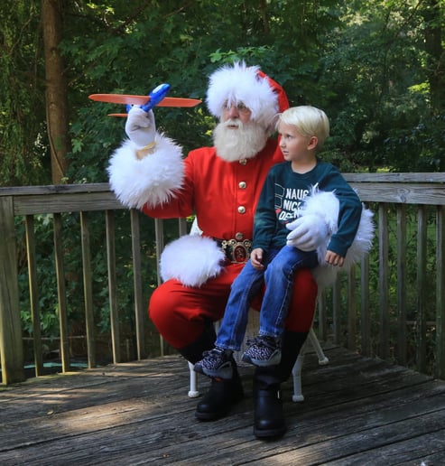 Gallery photo 1 of Santa Henson