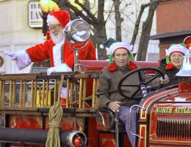 Gallery photo 1 of Santa Howard Charles
