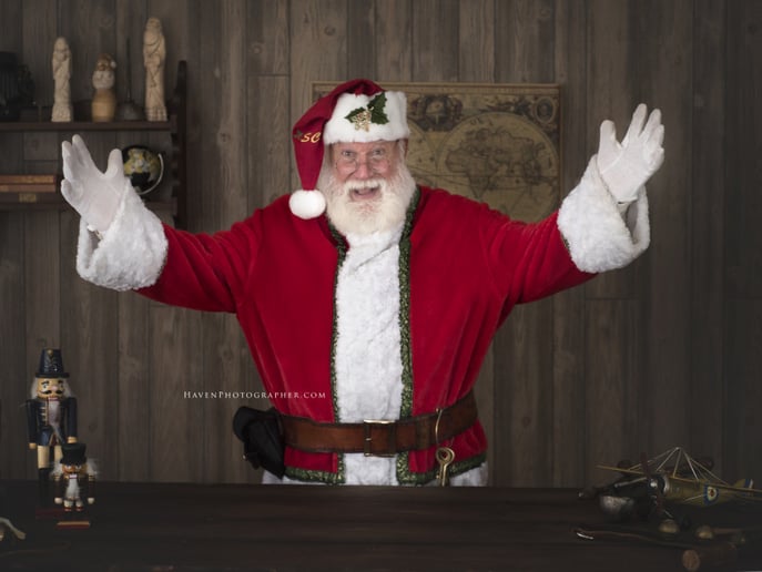 Gallery photo 4 of Santa Howard Charles