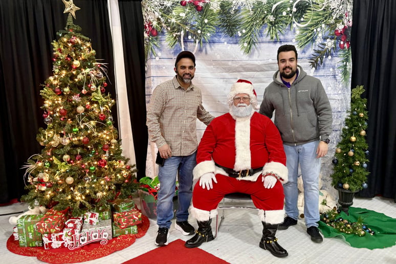 Gallery photo 3 of Santa in the Fort