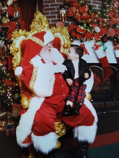 Gallery photo 2 of Santa In The OC