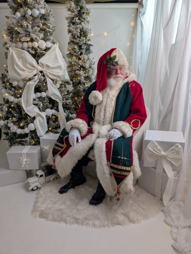 Gallery photo 8 of Santa J