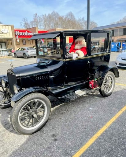 Gallery photo 11 of Santa J