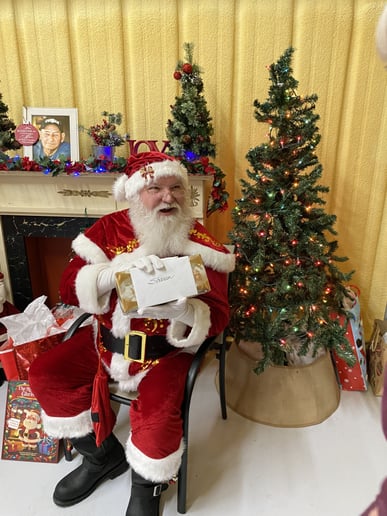Gallery photo 5 of Santa J