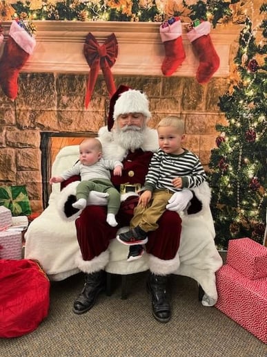 Gallery photo 2 of Santa J