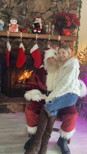 Gallery photo 3 of Santa Blake