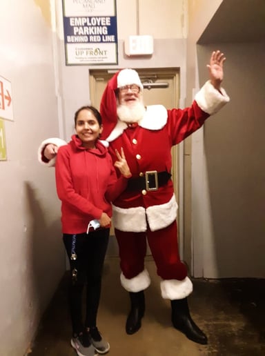 Gallery photo 3 of Santa James
