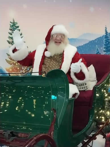 Gallery photo 5 of Santa James
