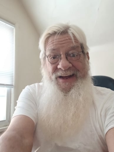 Gallery photo 9 of Santa James