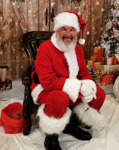 Gallery photo 6 of Santa James