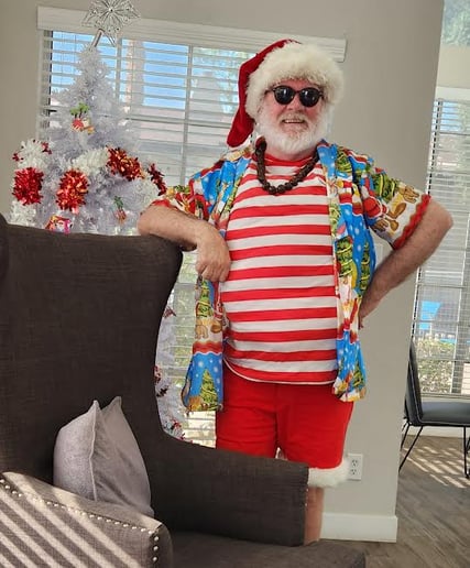 Gallery photo 10 of Santa James