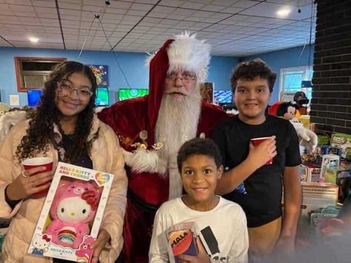Gallery photo 26 of Santa James