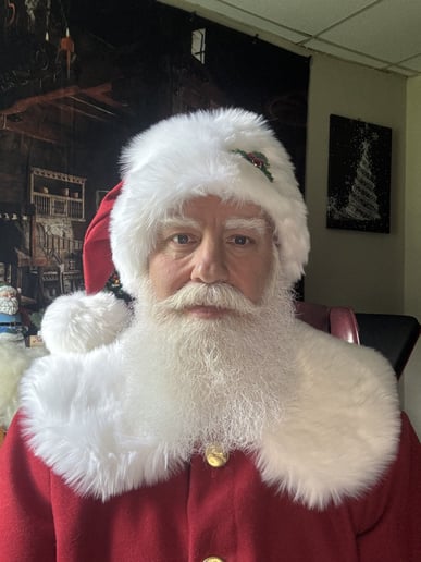 Gallery photo 2 of Santa James