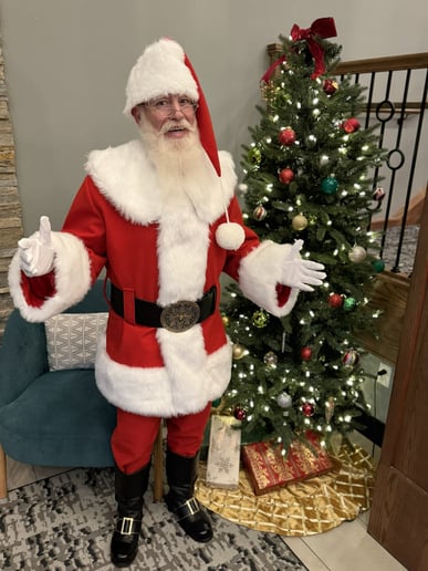 Gallery photo 1 of Santa James