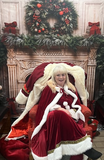 Gallery photo 4 of Santa Jamey