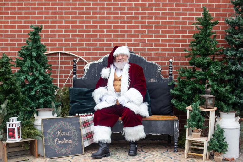 Gallery photo 5 of Santa Jamie