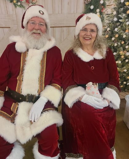Gallery photo 7 of Santa Jeff n Mrs Claus
