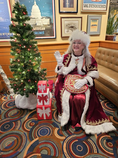 Gallery photo 2 of Santa Jeffrey