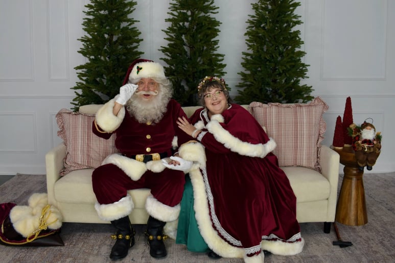 Gallery photo 9 of Alamo City Santa