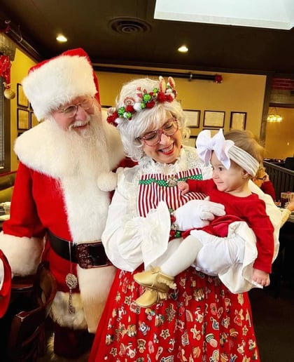 Gallery photo 1 of Santa Jerry & Mrs Joy Claus