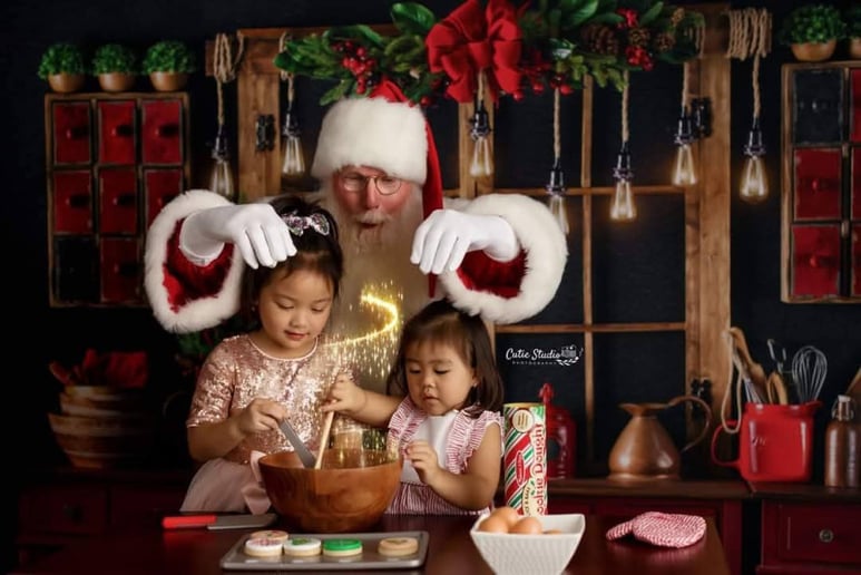 Gallery photo 2 of Santa Jerry & Mrs Joy Claus